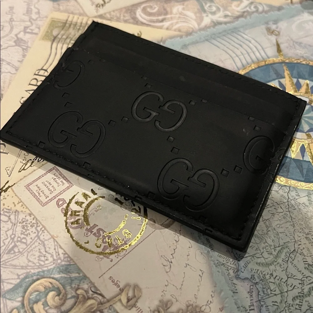 GUCCI Rubber Effect GG Embossed Card Holder Black - Picture 8 of 9